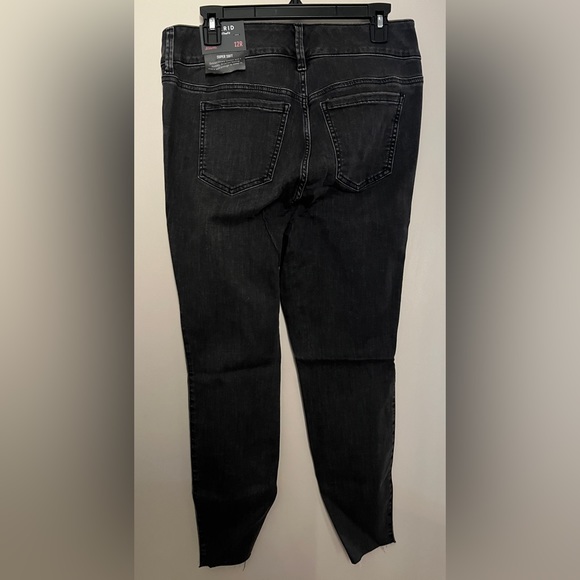 NWT Torrid Jegging Skinny Super Soft High-Rise Jean - Picture 4 of 5
